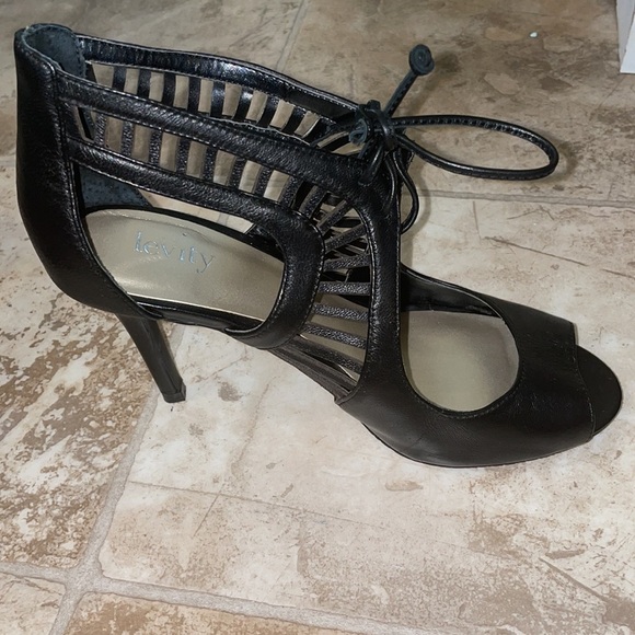 Women’s Levity High Heels - Picture 3 of 6